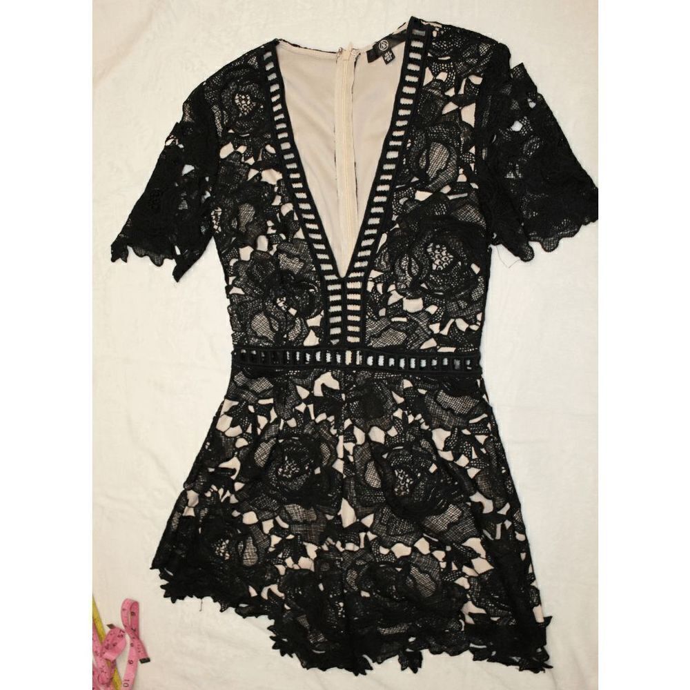 Misguided Black Lace Romper  - Picture 4 of 11